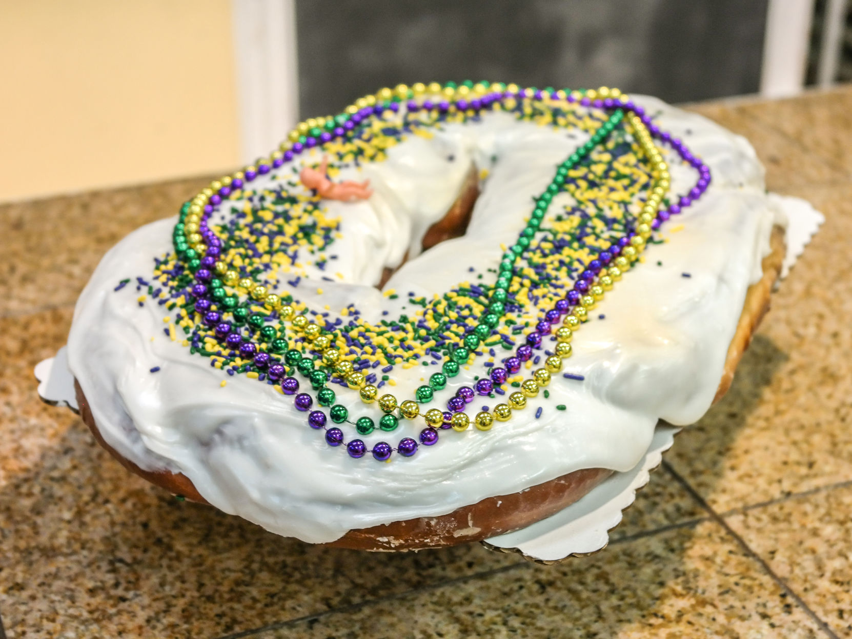 Thee Heavenly Donut king cake 1